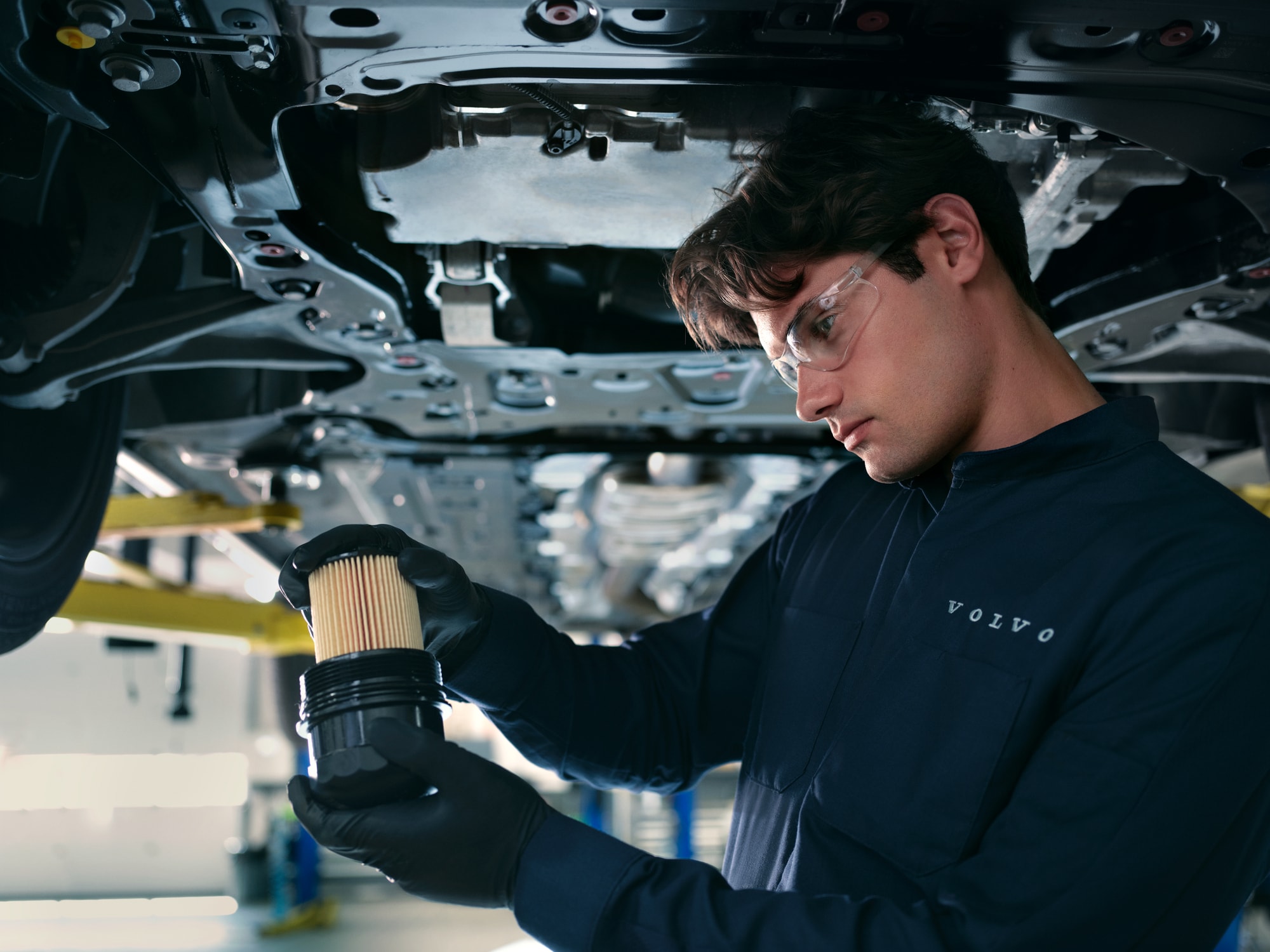 Volvo yağ filtresi kartuşu ve filtre muhafazası
